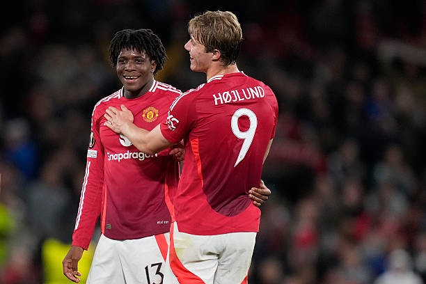 دورجو يُعبر عن صدمته من رحيل هويلوند عن مانشستر يونايتد