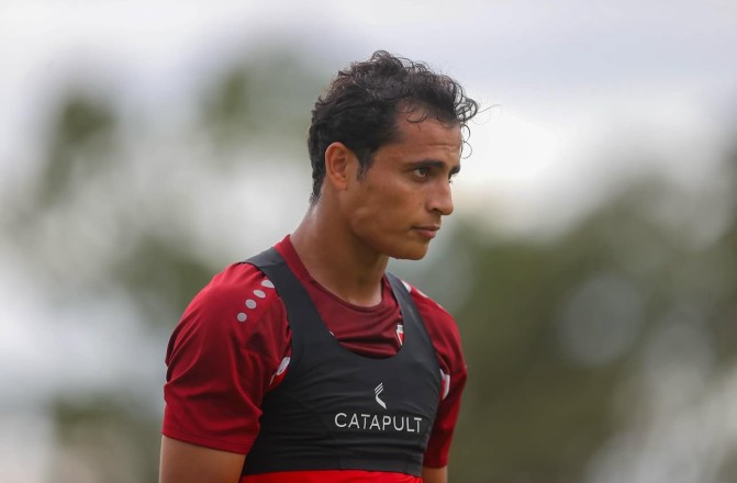 أحمد صبري يمتدح أداء إبراهيم بايش بعد مباراة هونغ كونغ