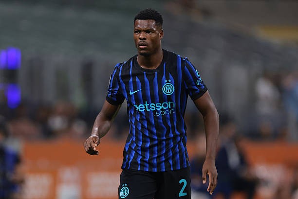 دومفريس: أشعر بالراحة في إنتر ميلان، واهتم بالانتقال إلى البريميرليج