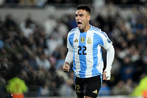 لاوتارو مارتيتيز يتخطى رقم مارادونا مع منتخب الأرجنتين