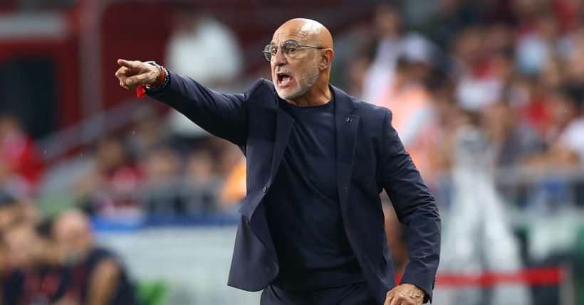 دي لا فوينتي: يجب أن نكون متواضعين، وبيدري الأفضل في مركزه