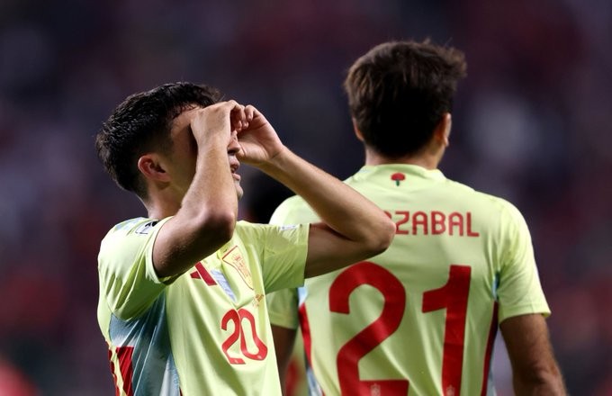 بيدري: قدمنا مباراة مثالية، وهذا ما قاله لنا المدرب